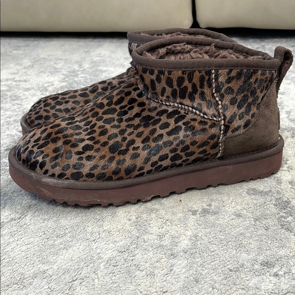 UGG Classic Ultra Mini Caspian Burnt Cedar Leopard Cheetah Animal Calf Hair 8 - Picture 4 of 14